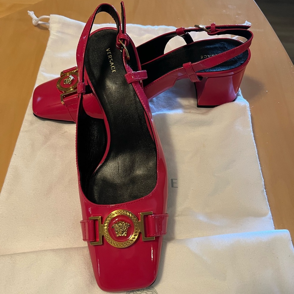 Size 37 1/2 Versace patent leather sling back coral color New